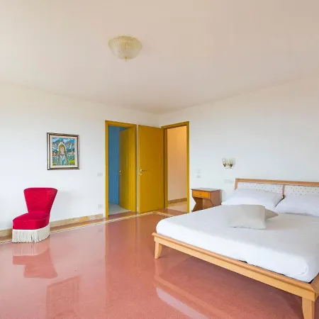 Villa Delfina By Interhome